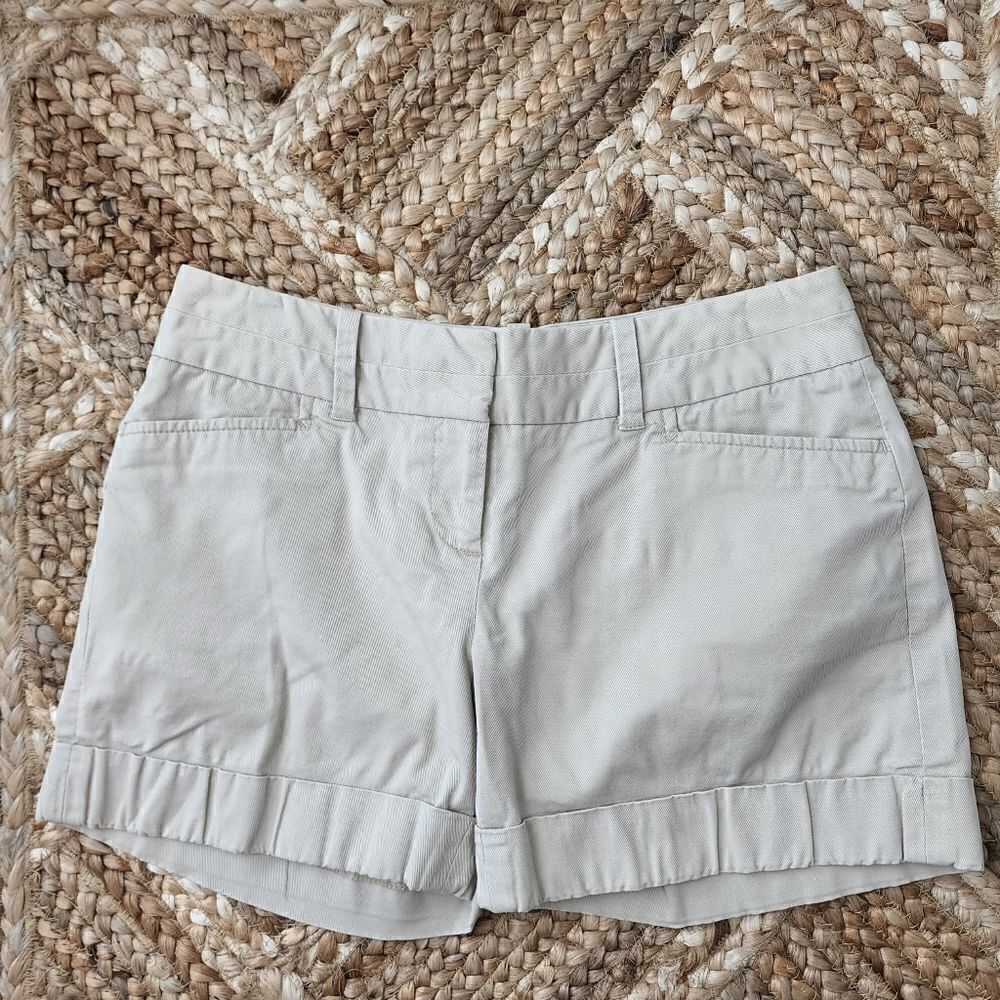 The Limited  Drew Fit Mid Rise Cuffed Hem Kahki Shorts Size 2